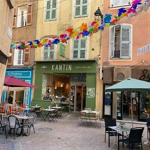 https://t2-3-centre-ville-lumineux-calme-avec-parking.fr-provencehotel.com